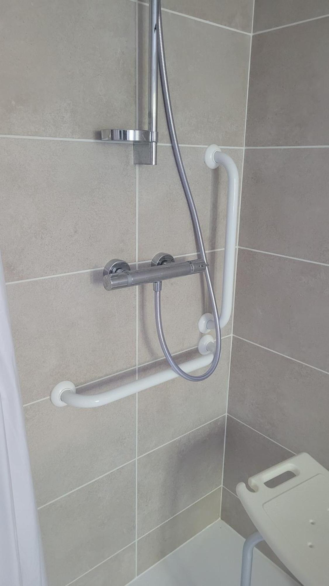 Le Truc En Plus, Accessibles Pmr, Appartement 45 M2 Mitoyen Dans Une Maison Avec Un Autre Appartement Guérard エクステリア 写真